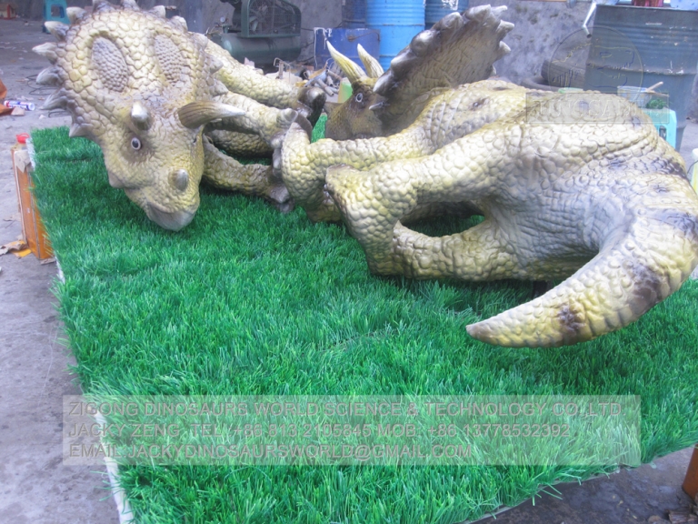 triceratops animatronic