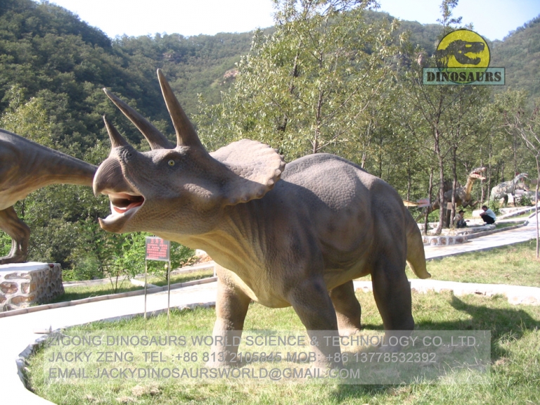 triceratops animatronic